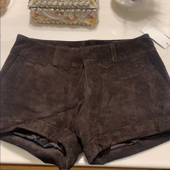 Never worn - Picture 1 of 3